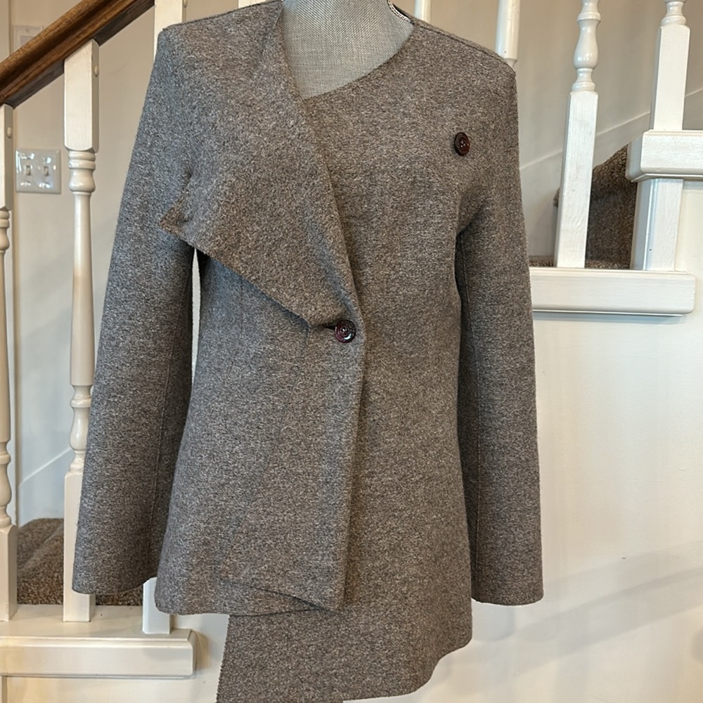 Wool Assymetrical jacket - Picture 3 of 8
